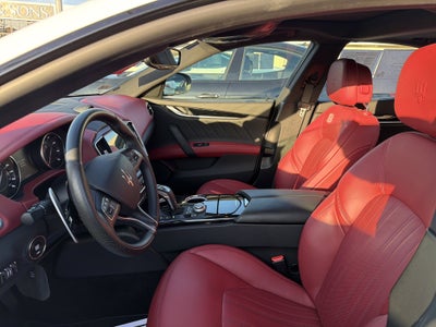 2023 Maserati Ghibli Modena Q4