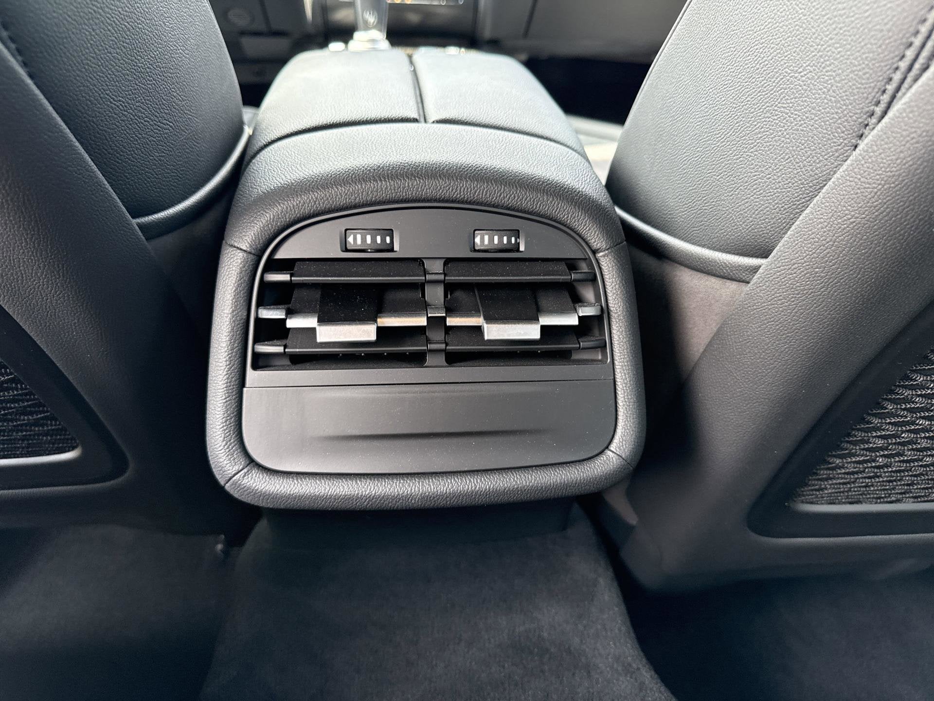 2022 Maserati Ghibli Modena Q4