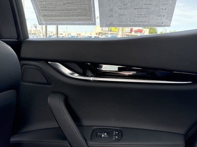 2022 Maserati Ghibli Modena Q4