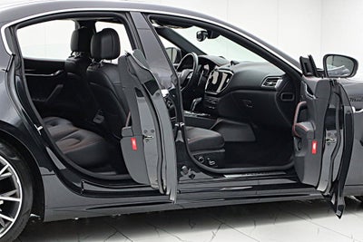 2023 Maserati Ghibli Modena Q4
