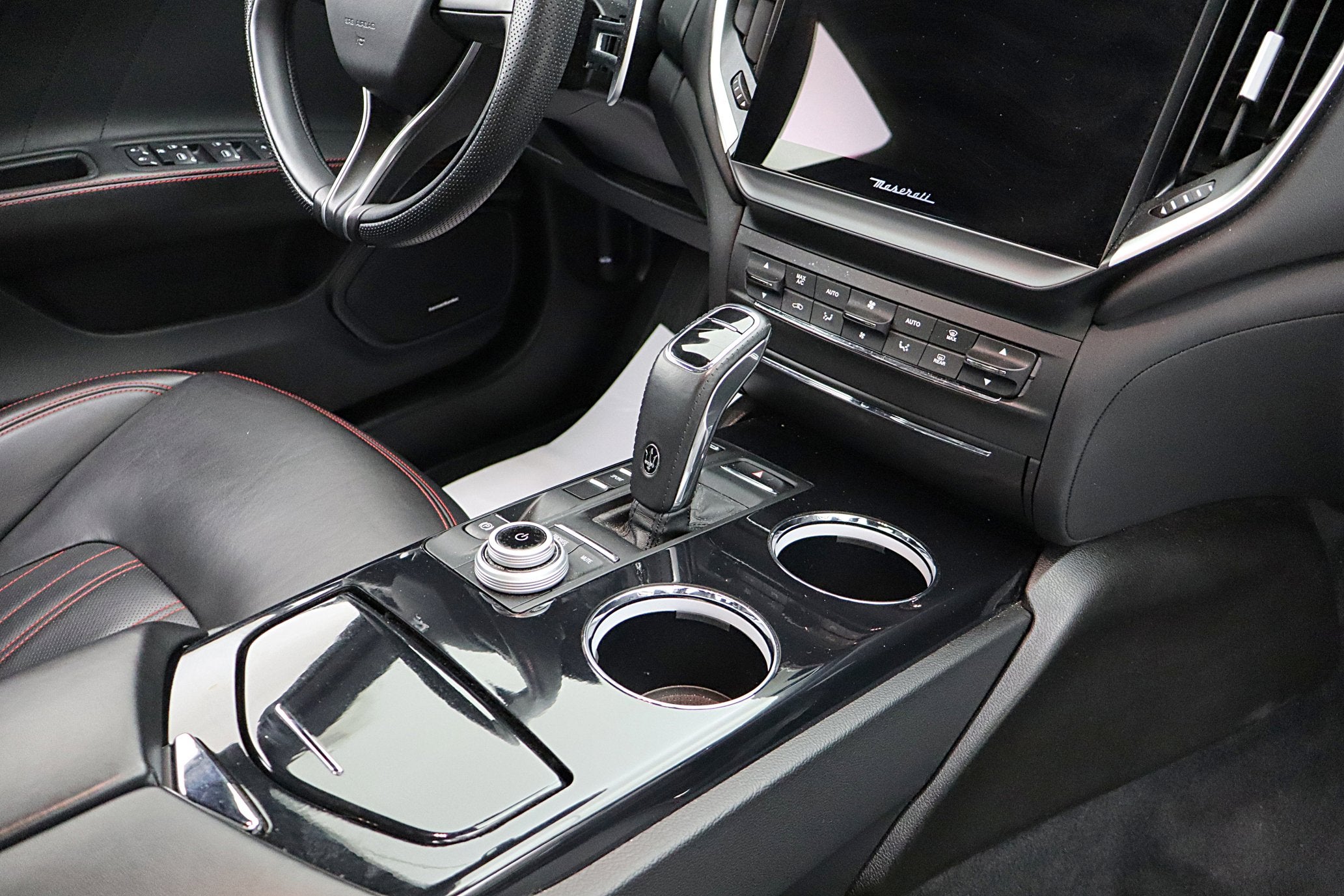 2023 Maserati Ghibli Modena Q4