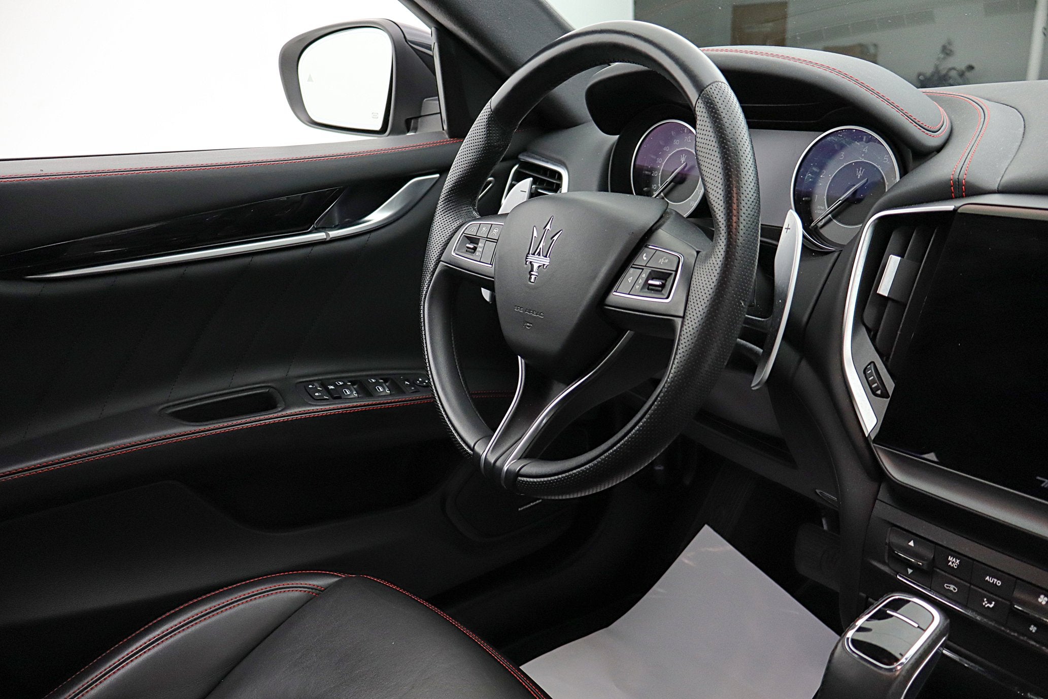 2023 Maserati Ghibli Modena Q4
