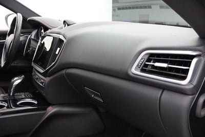 2023 Maserati Ghibli Modena Q4