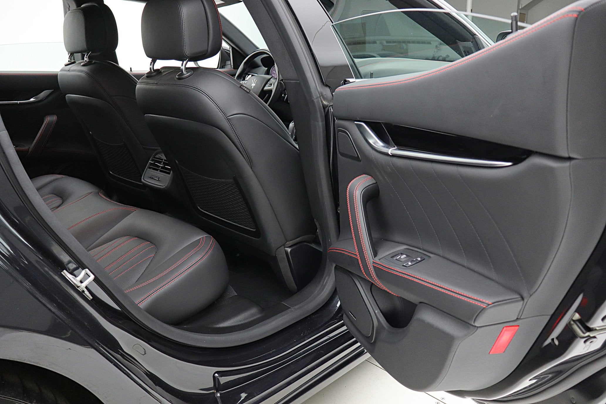 2023 Maserati Ghibli Modena Q4