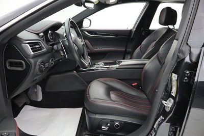 2023 Maserati Ghibli Modena Q4
