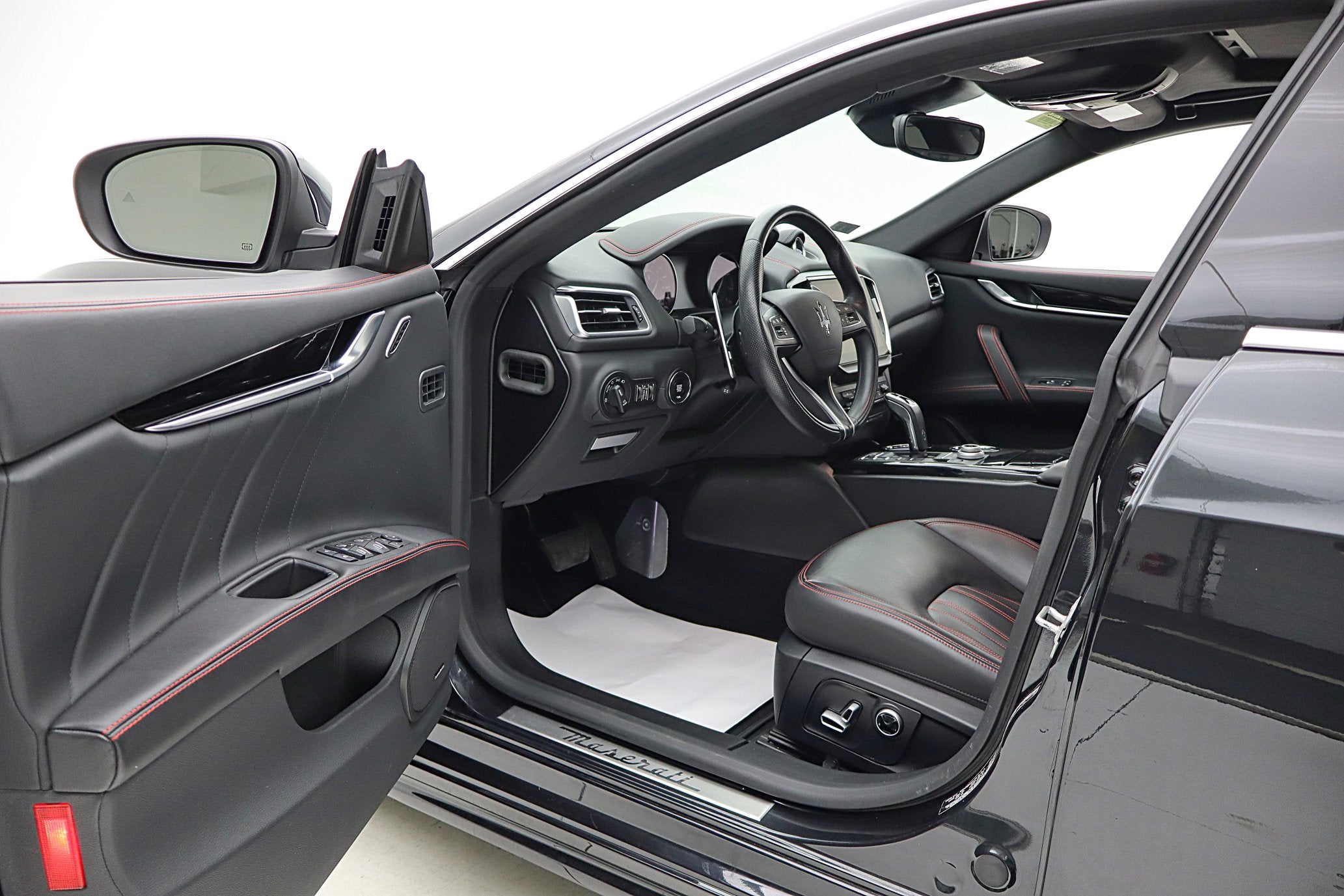 2023 Maserati Ghibli Modena Q4