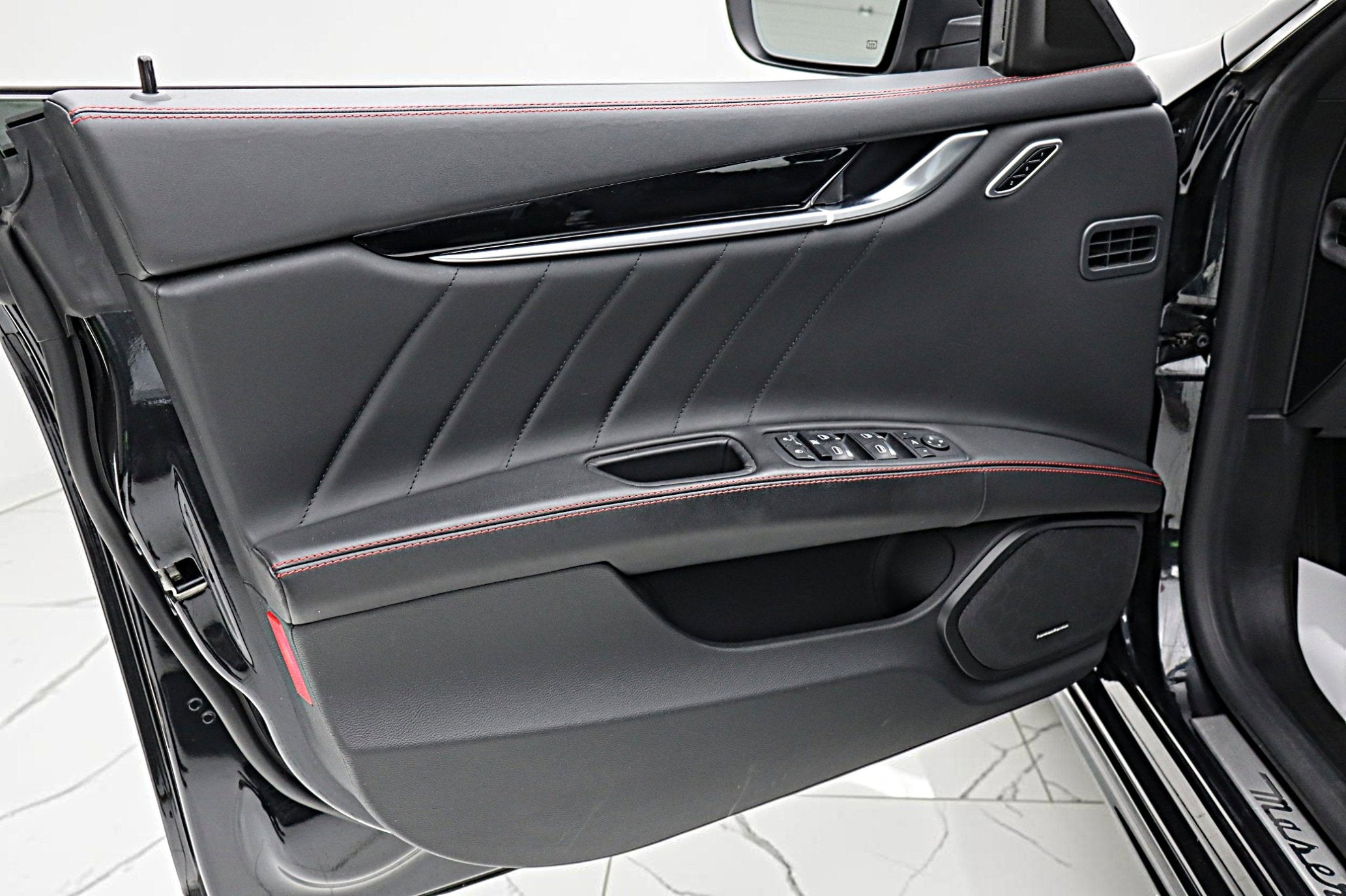 2023 Maserati Ghibli Modena Q4