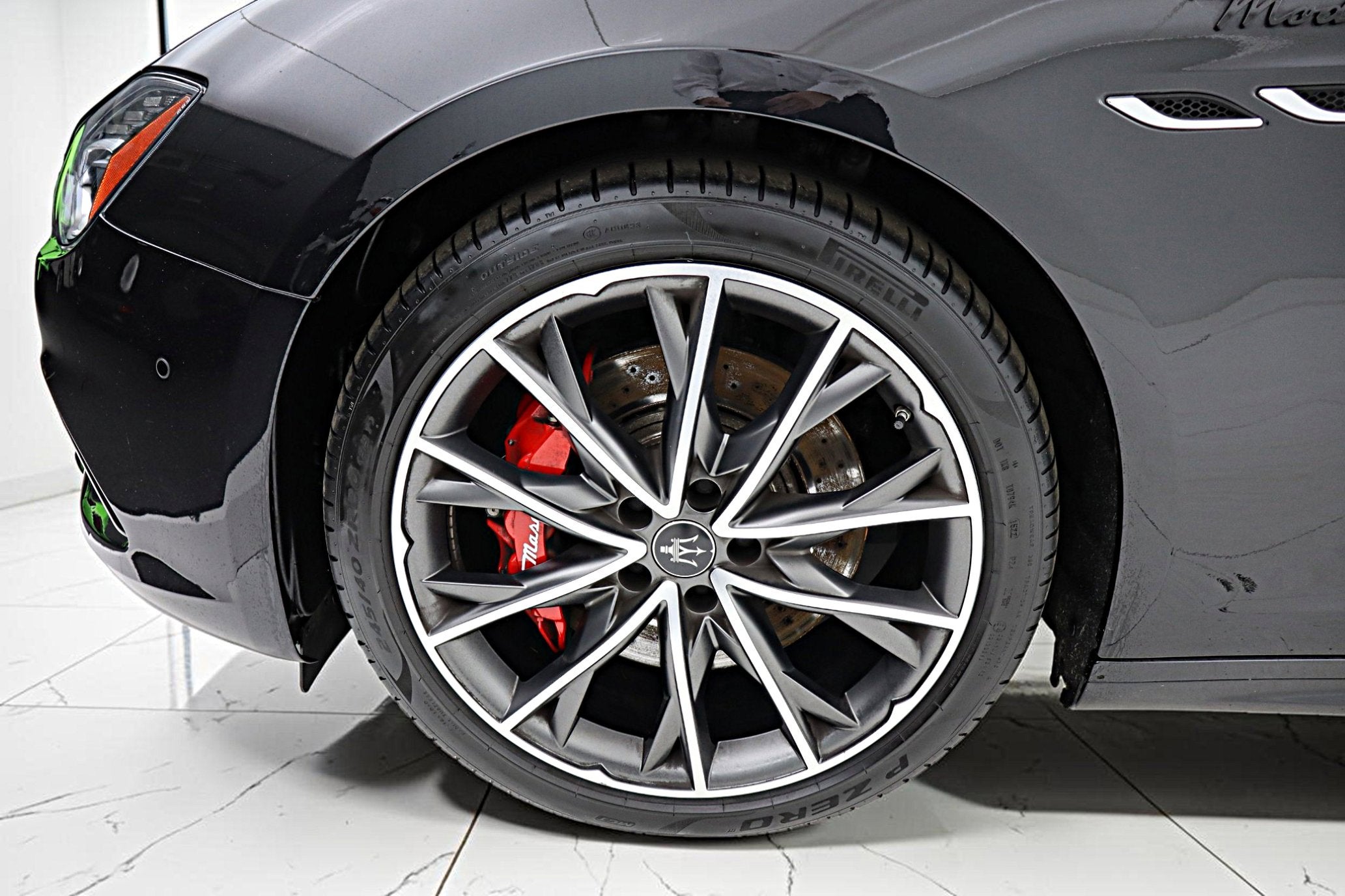 2023 Maserati Ghibli Modena Q4
