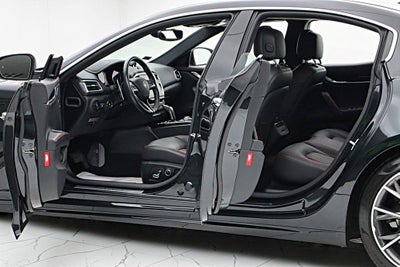 2023 Maserati Ghibli Modena Q4