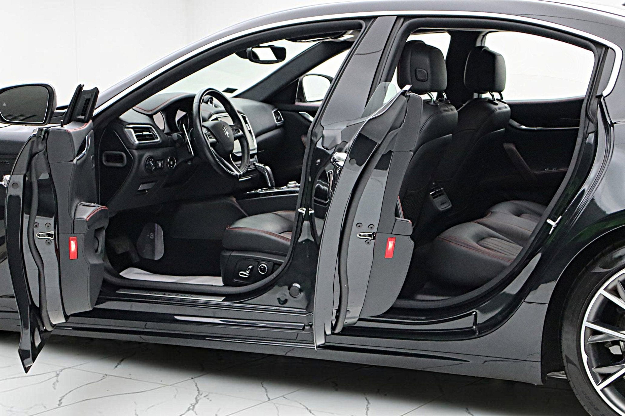 2023 Maserati Ghibli Modena Q4