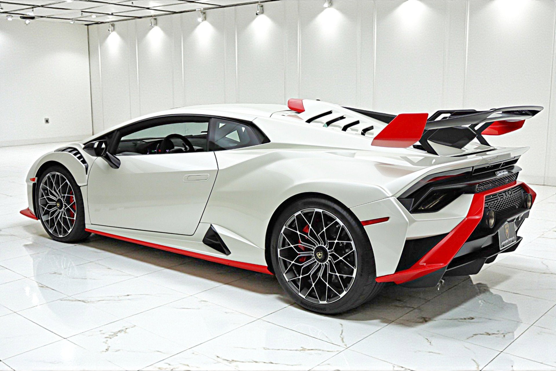 2024 Lamborghini Huracan STO