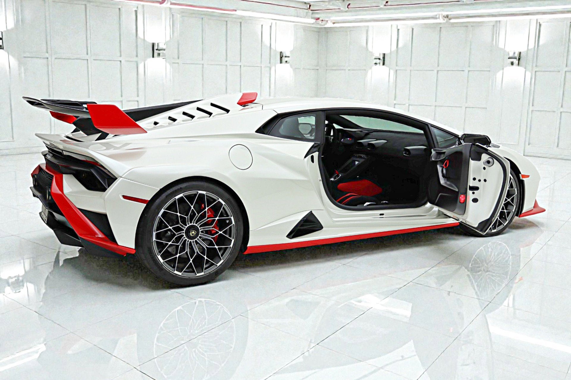 2024 Lamborghini Huracan STO