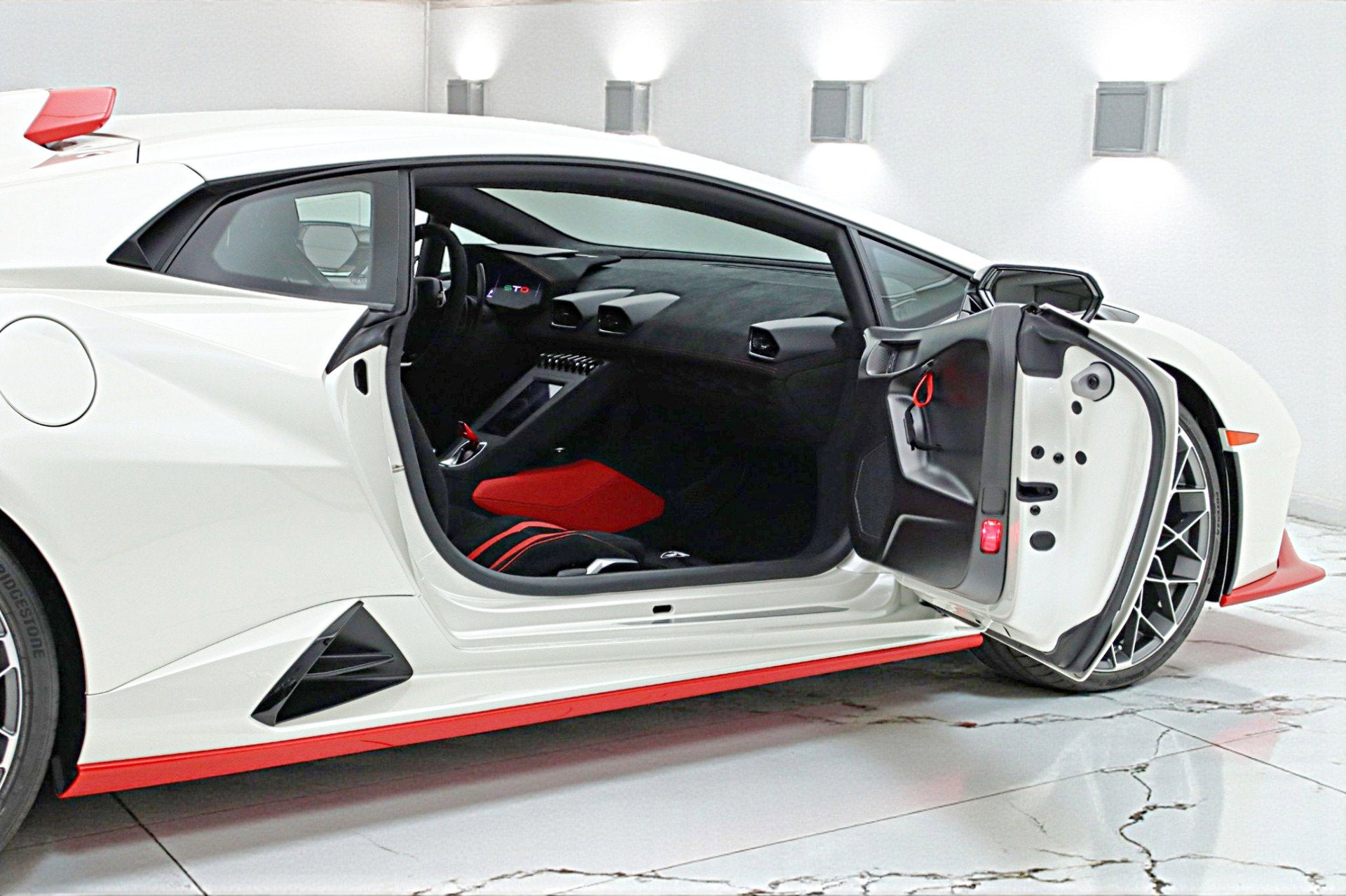 2024 Lamborghini Huracan STO