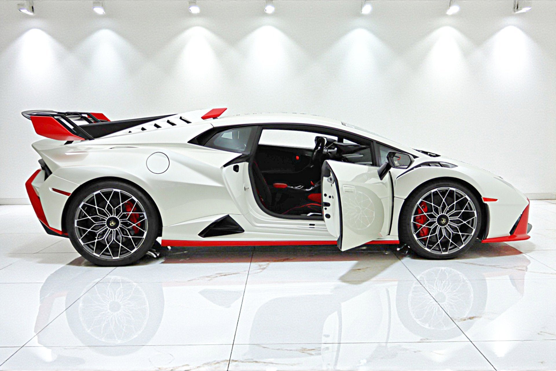 2024 Lamborghini Huracan STO