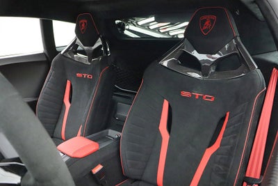 2024 Lamborghini Huracan STO