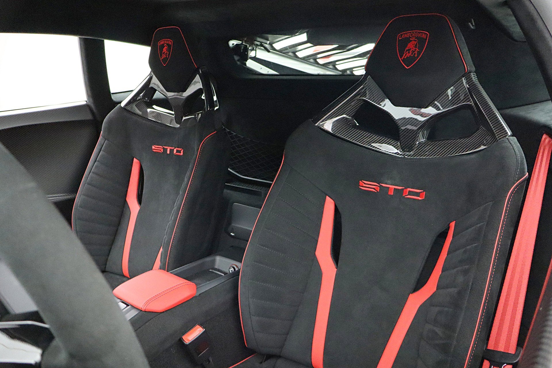 2024 Lamborghini Huracan STO