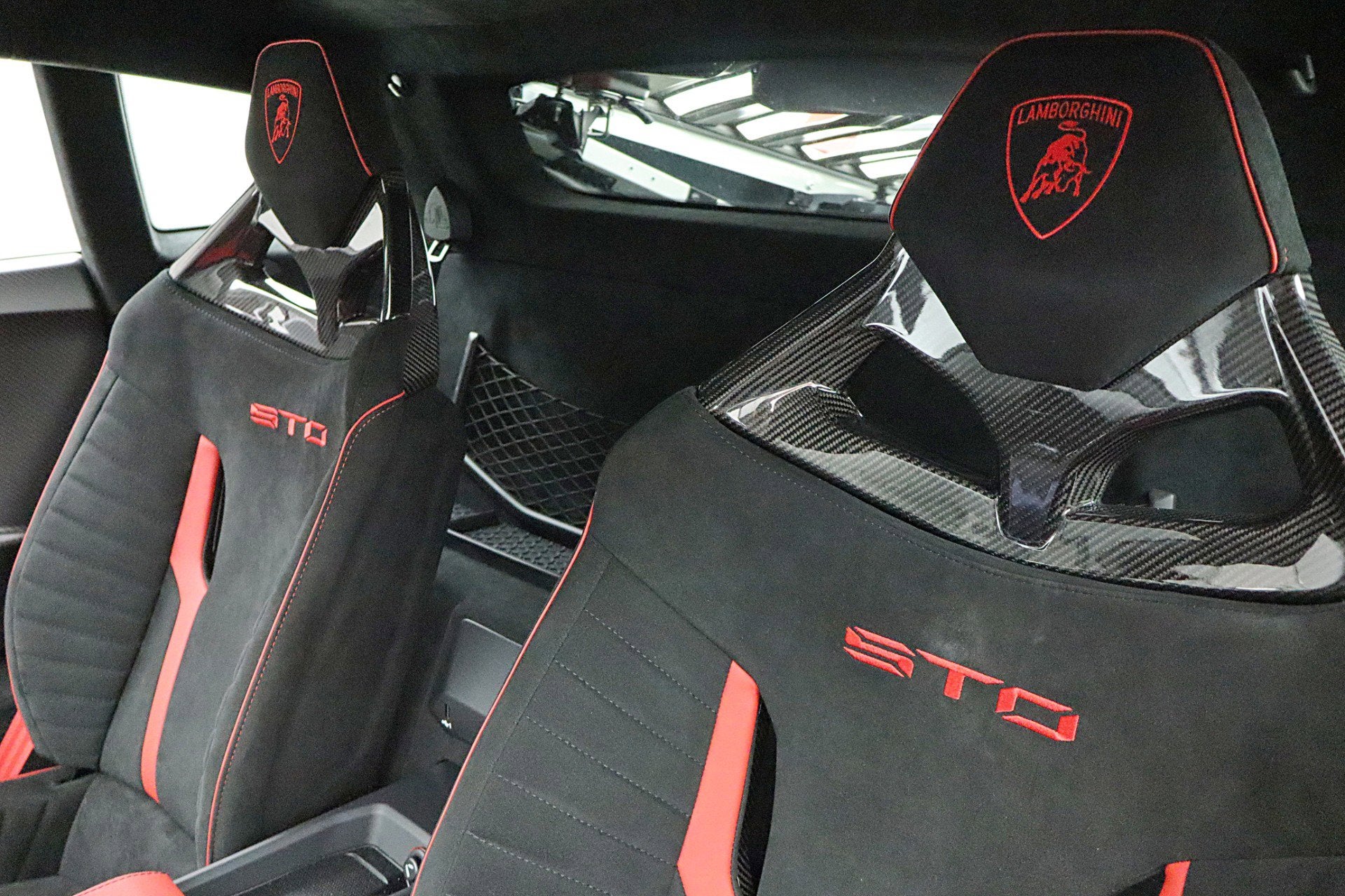 2024 Lamborghini Huracan STO