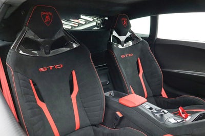 2024 Lamborghini Huracan STO