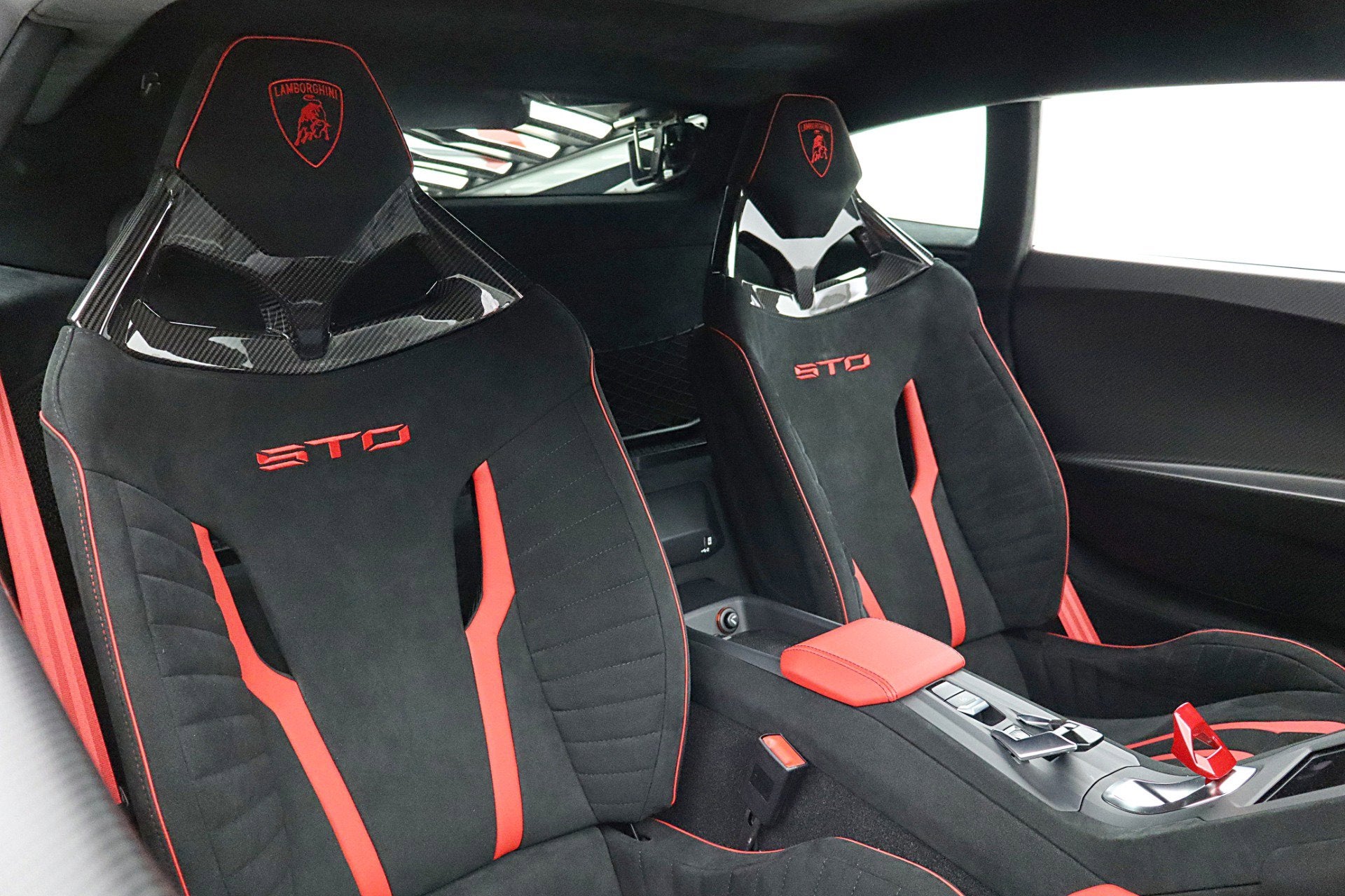 2024 Lamborghini Huracan STO