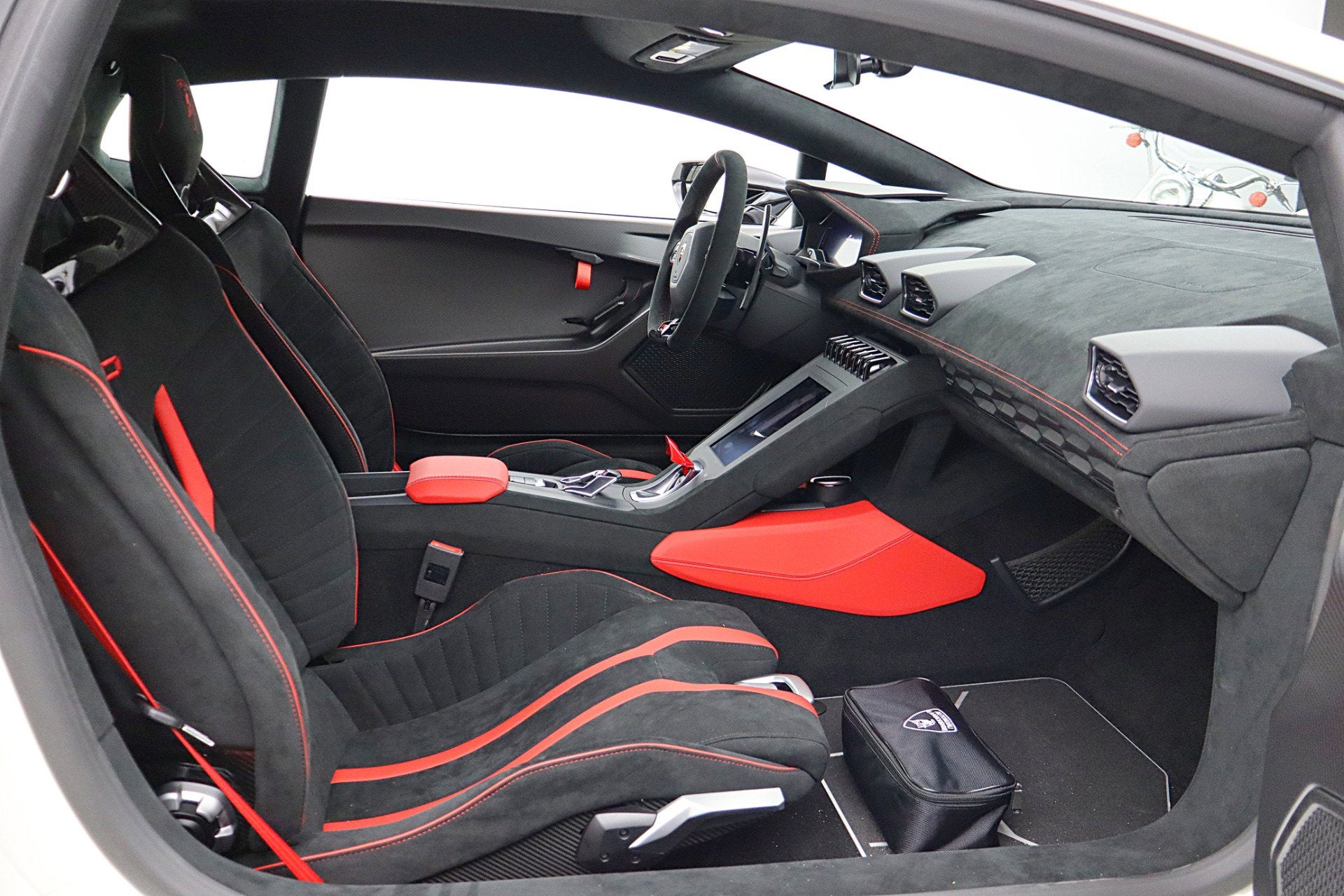 2024 Lamborghini Huracan STO