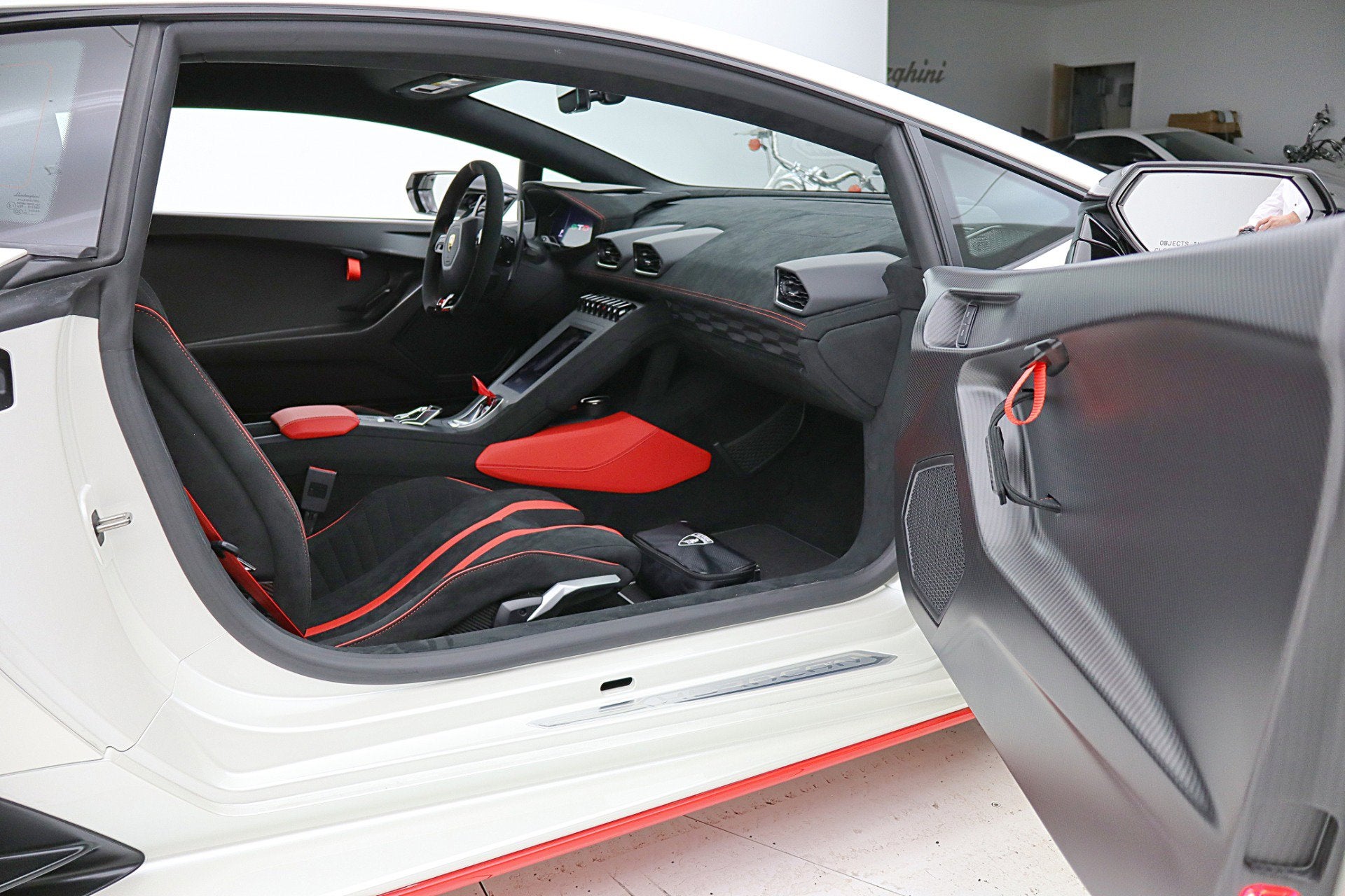 2024 Lamborghini Huracan STO