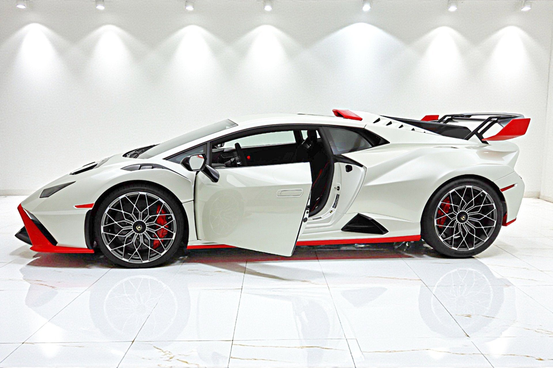 2024 Lamborghini Huracan STO