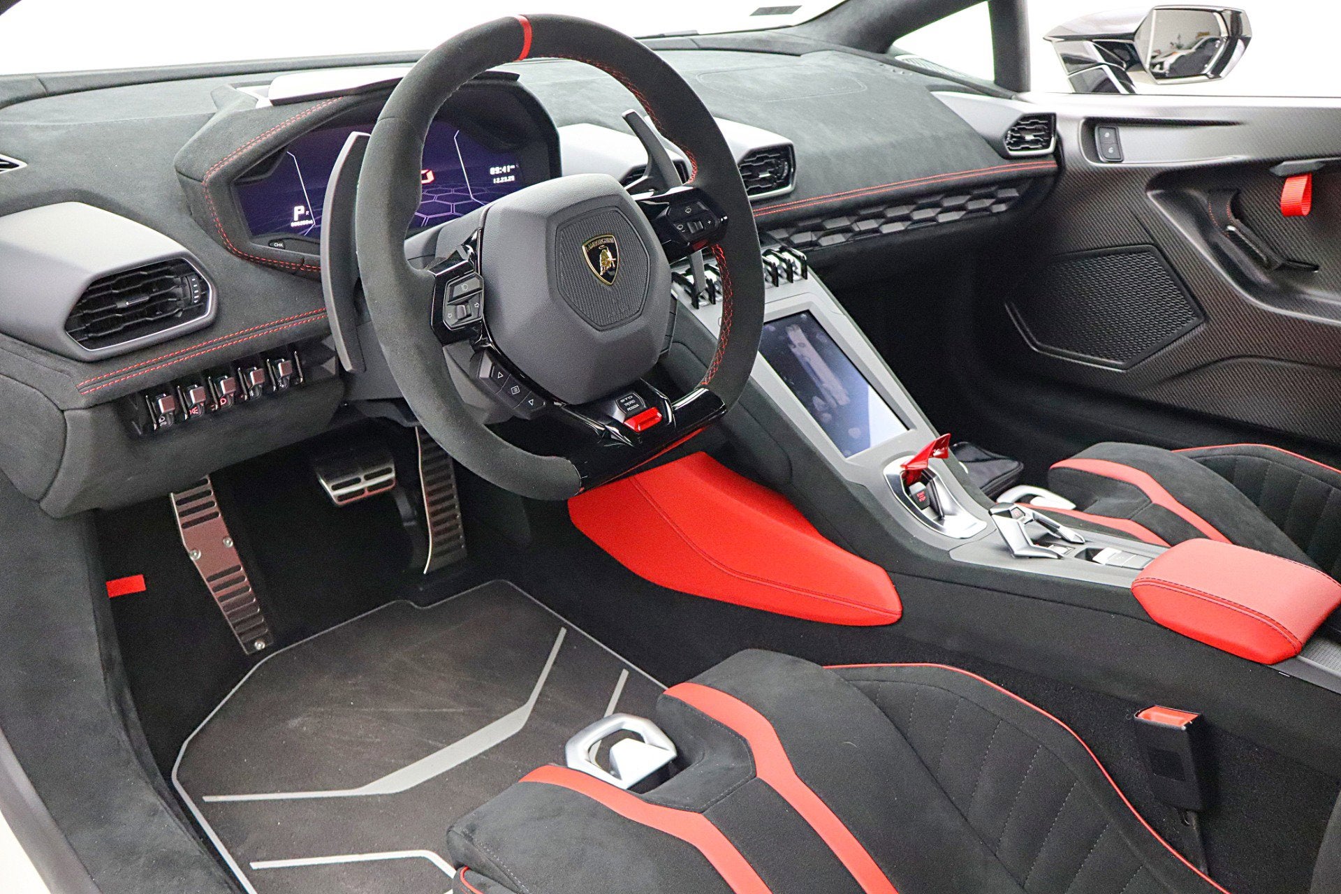 2024 Lamborghini Huracan STO