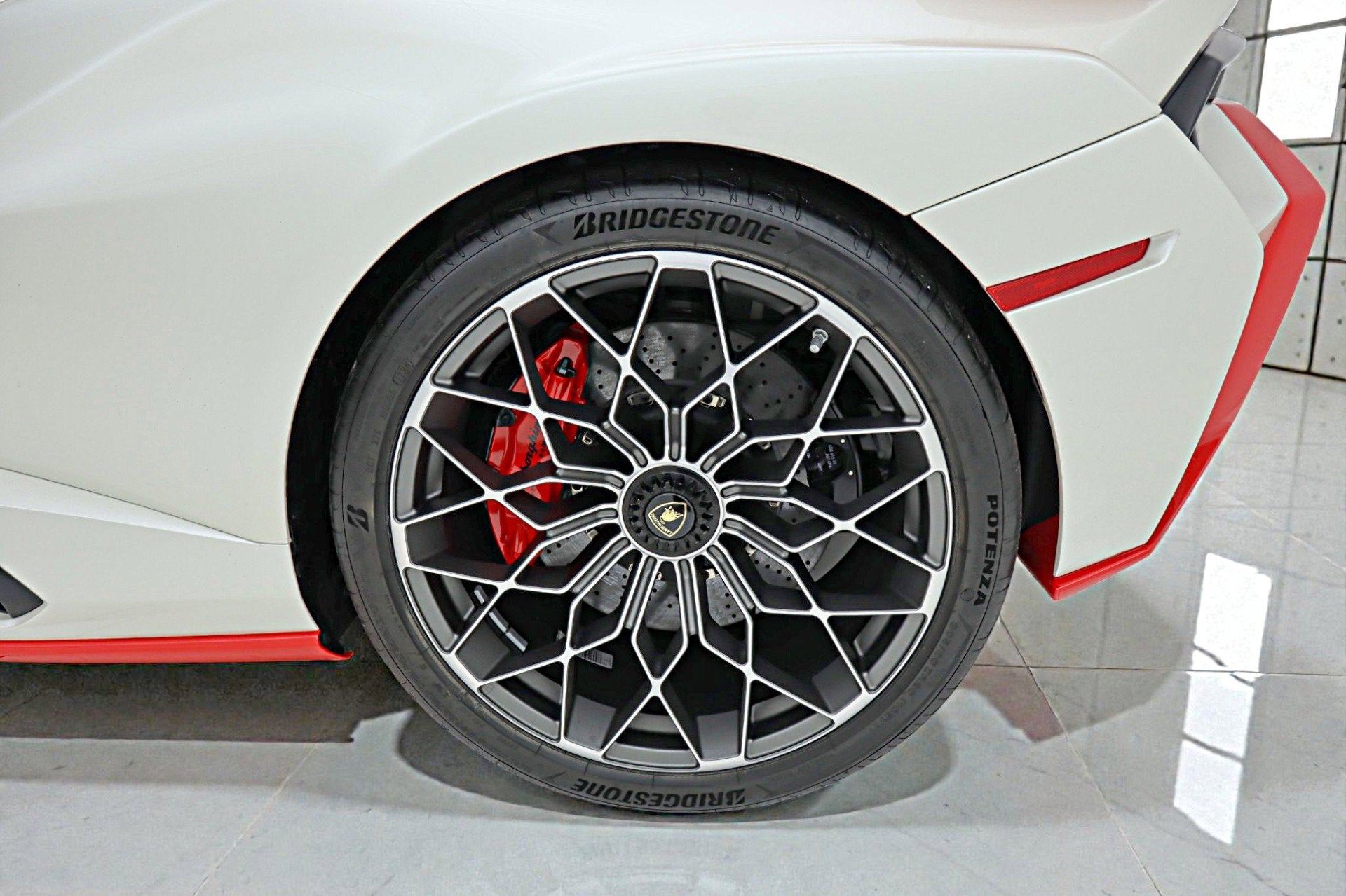 2024 Lamborghini Huracan STO