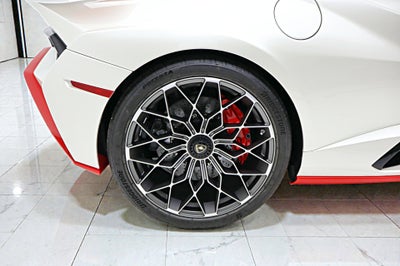 2024 Lamborghini Huracan STO