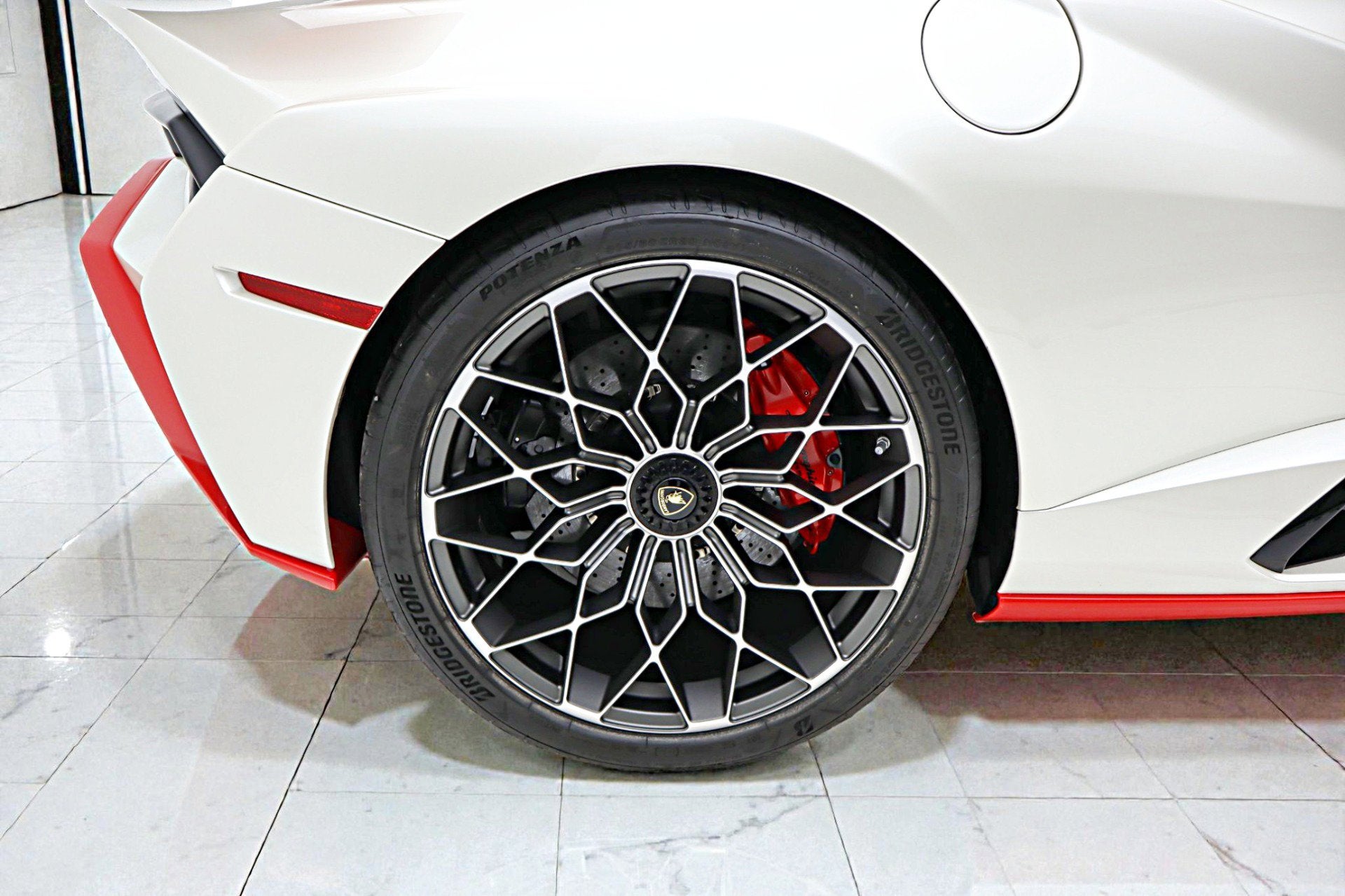 2024 Lamborghini Huracan STO