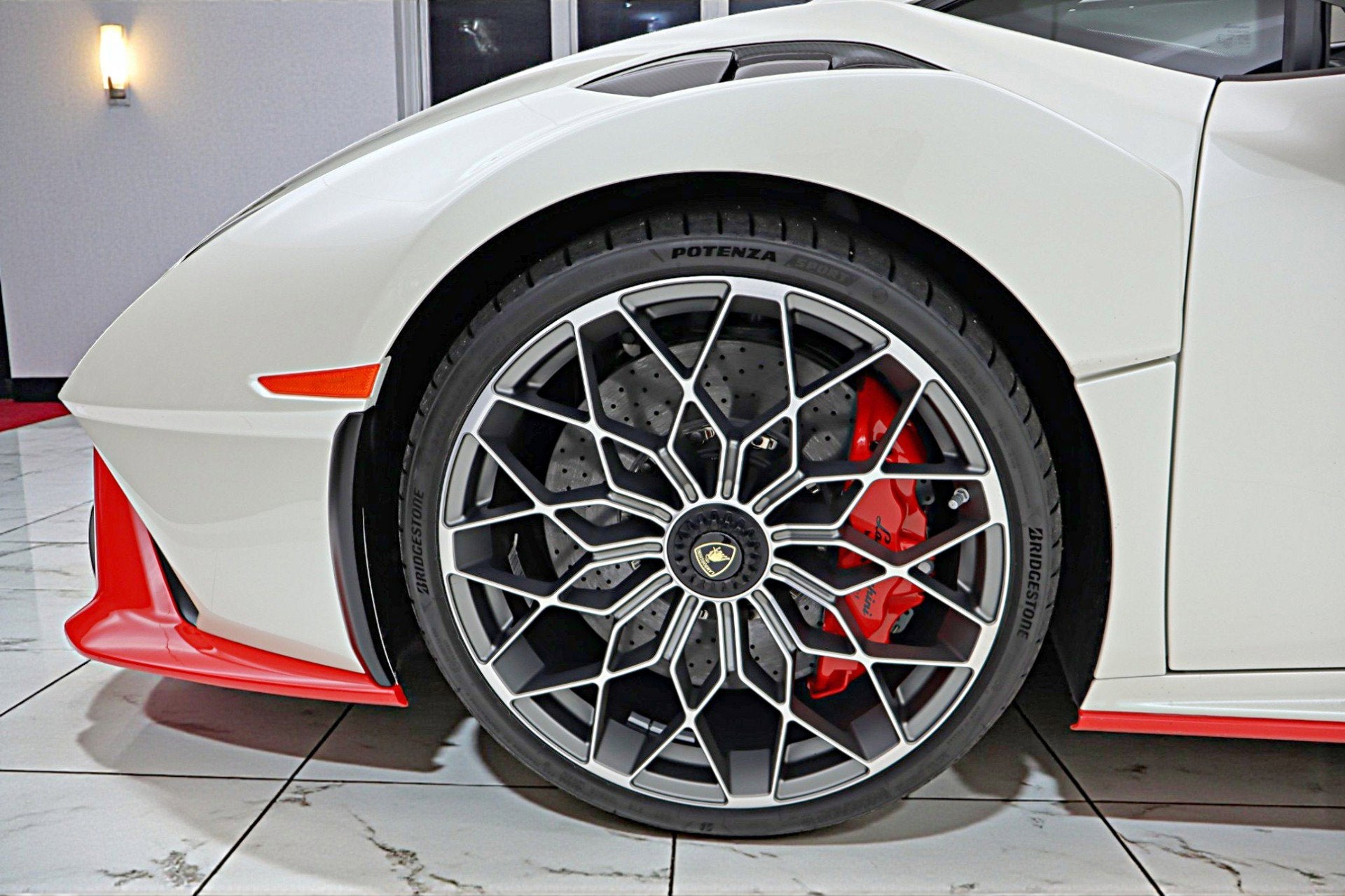 2024 Lamborghini Huracan STO