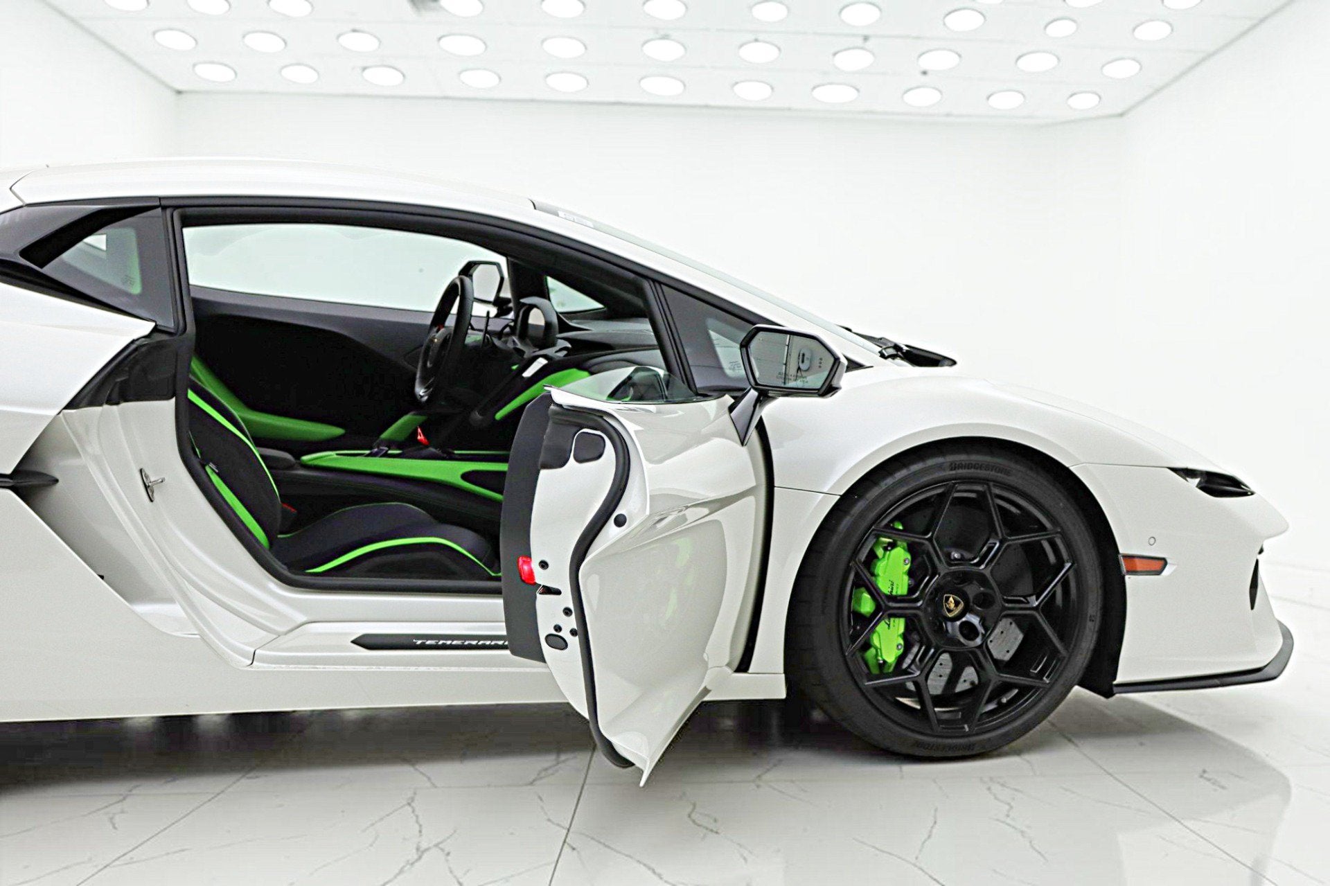 2026 Lamborghini Temerario /LEASE OPTIONS AVAILABLE