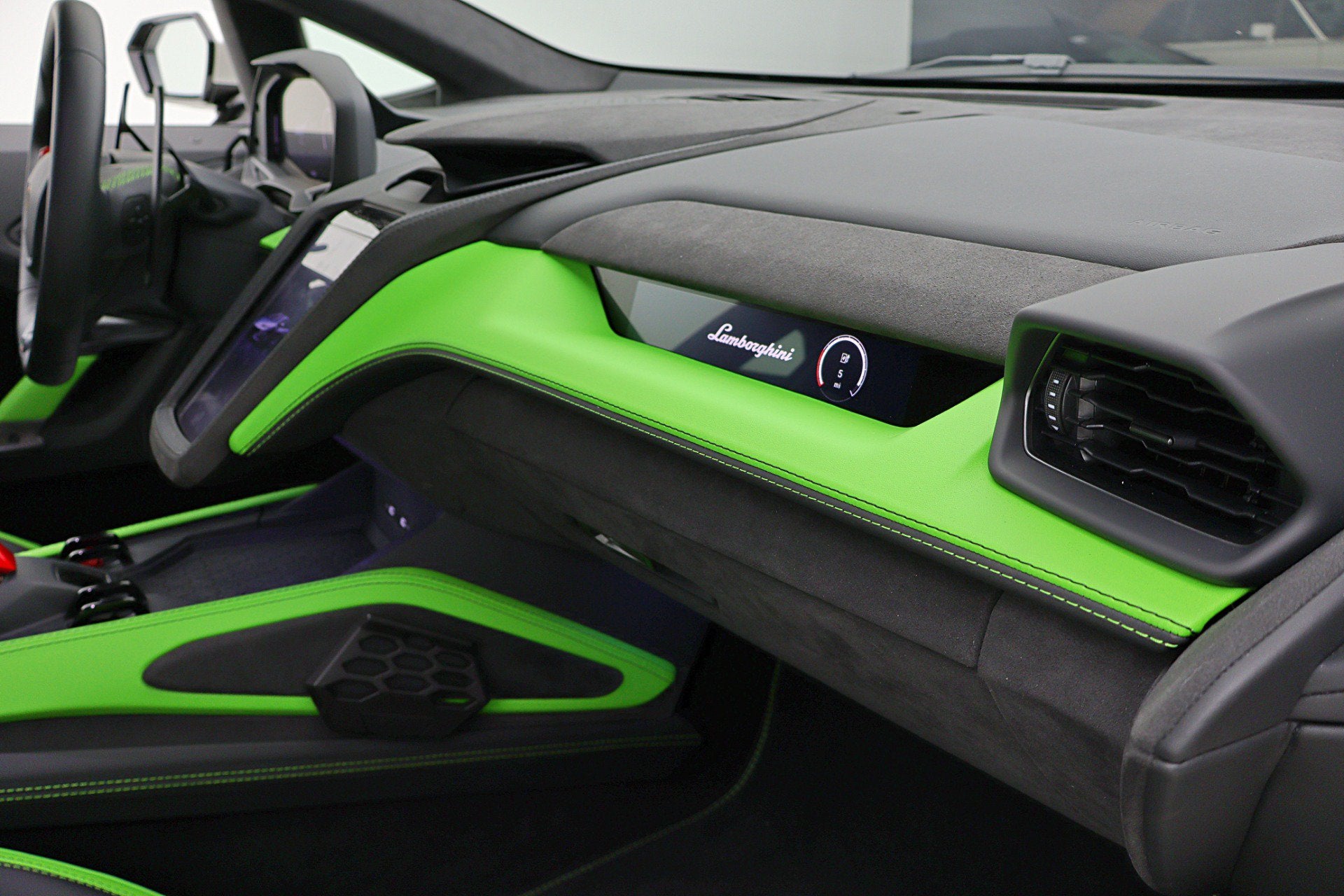 2026 Lamborghini Temerario /LEASE OPTIONS AVAILABLE