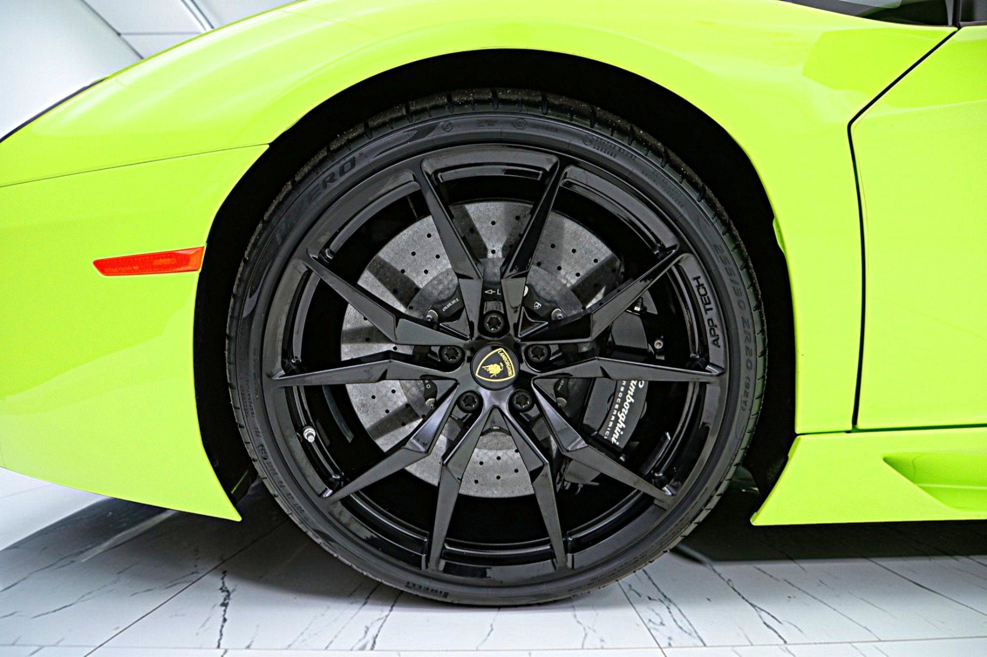 2016 Lamborghini Aventador LP 700-4