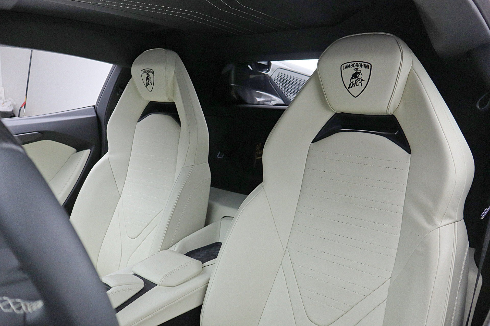 2025 Lamborghini Revuelto Coupe