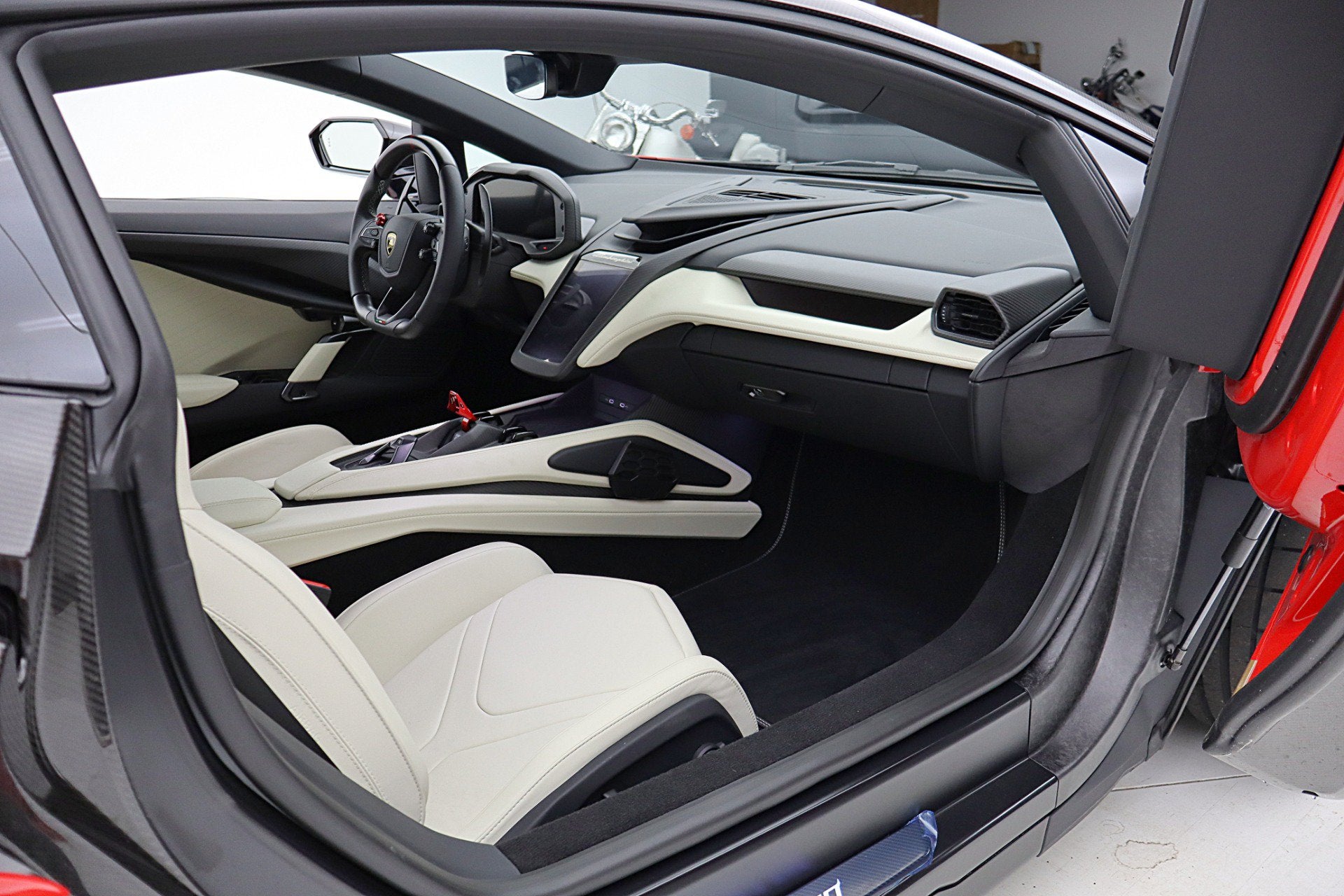 2025 Lamborghini Revuelto Coupe