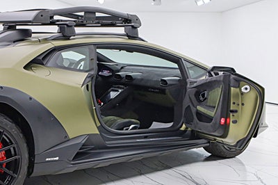 2023 Lamborghini Huracan Sterrato/SELEZIONE PRE-OWNED CERTIFIED