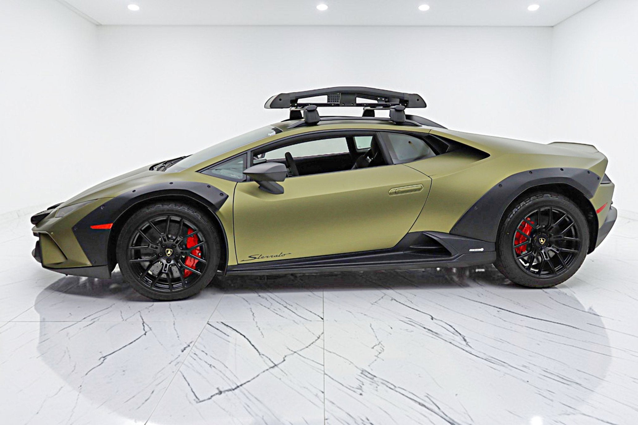 2023 Lamborghini Huracan Sterrato/SELEZIONE PRE-OWNED CERTIFIED