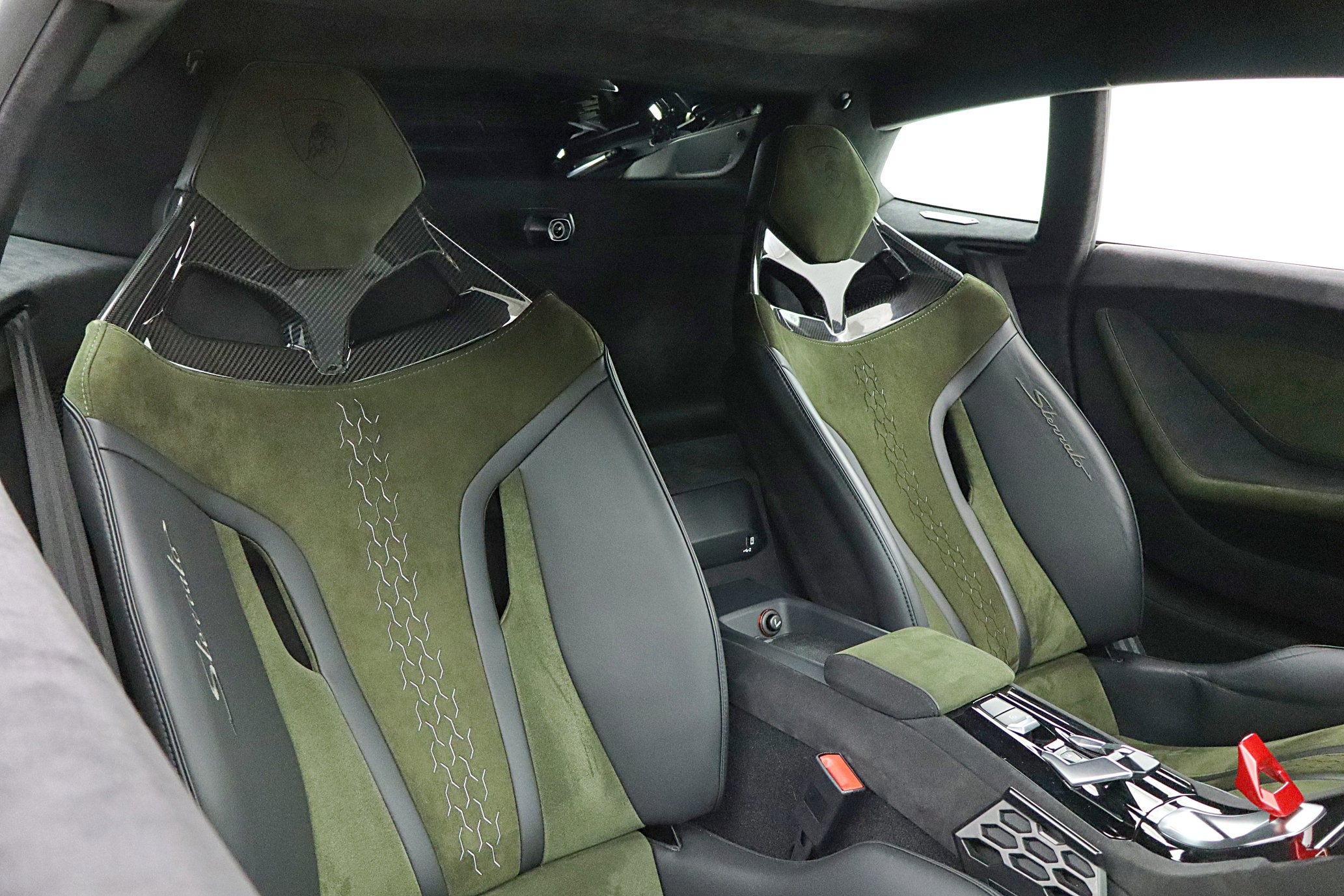 2023 Lamborghini Huracan Sterrato/SELEZIONE PRE-OWNED CERTIFIED