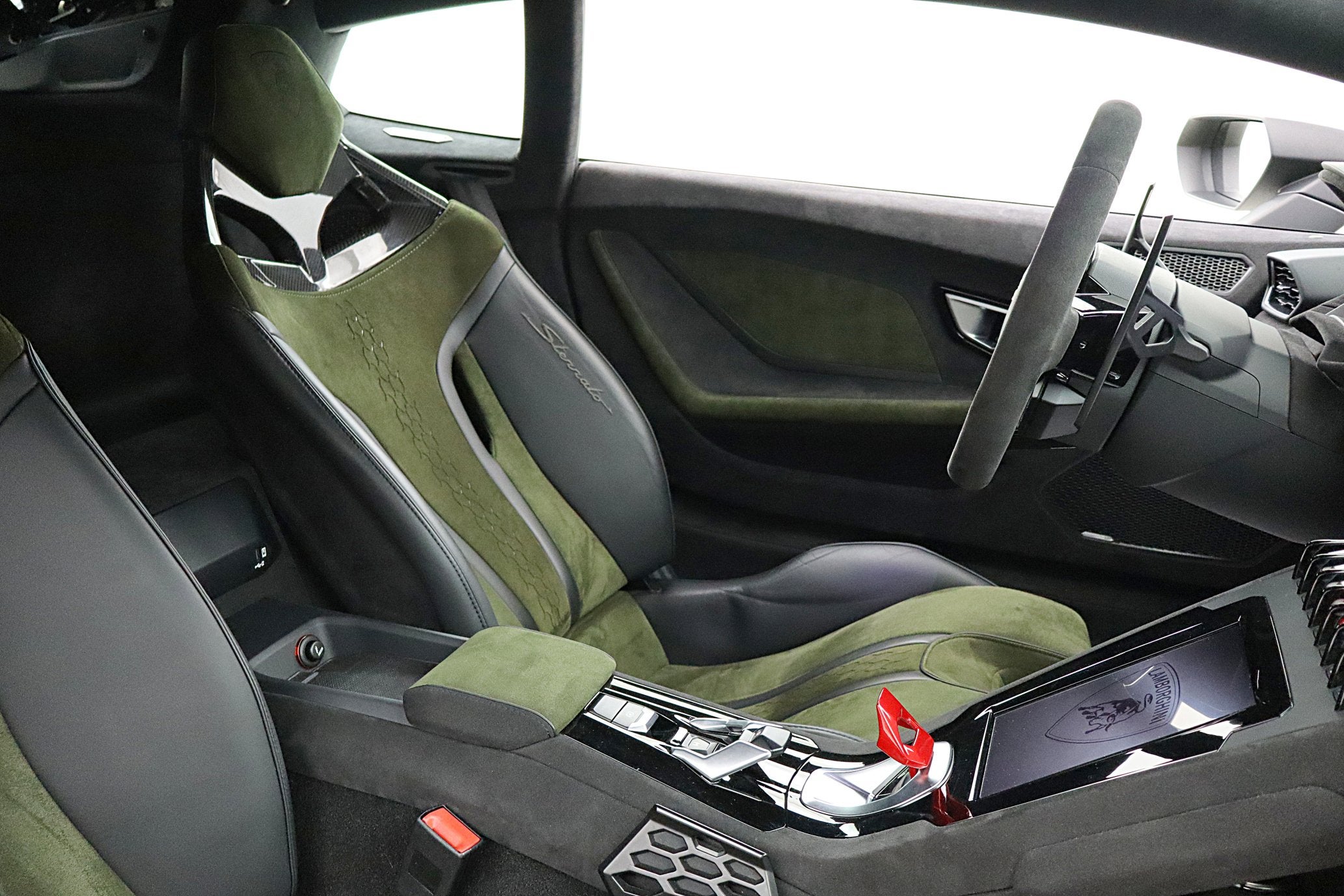 2023 Lamborghini Huracan Sterrato/SELEZIONE PRE-OWNED CERTIFIED