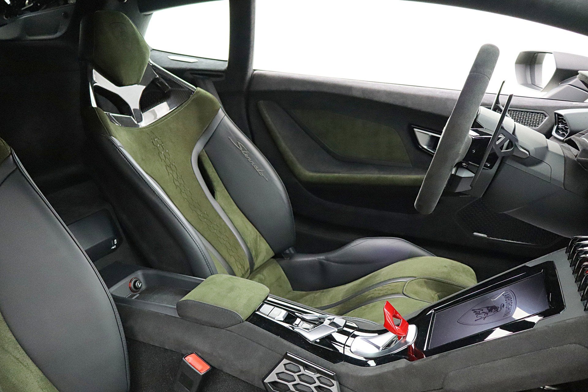 2023 Lamborghini Huracan Sterrato/SELEZIONE PRE-OWNED CERTIFIED