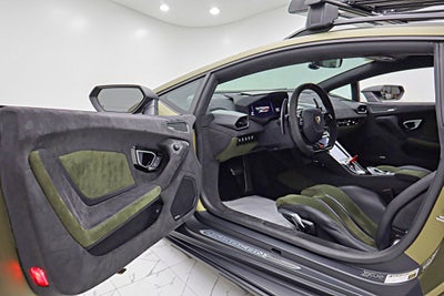 2023 Lamborghini Huracan Sterrato/SELEZIONE PRE-OWNED CERTIFIED