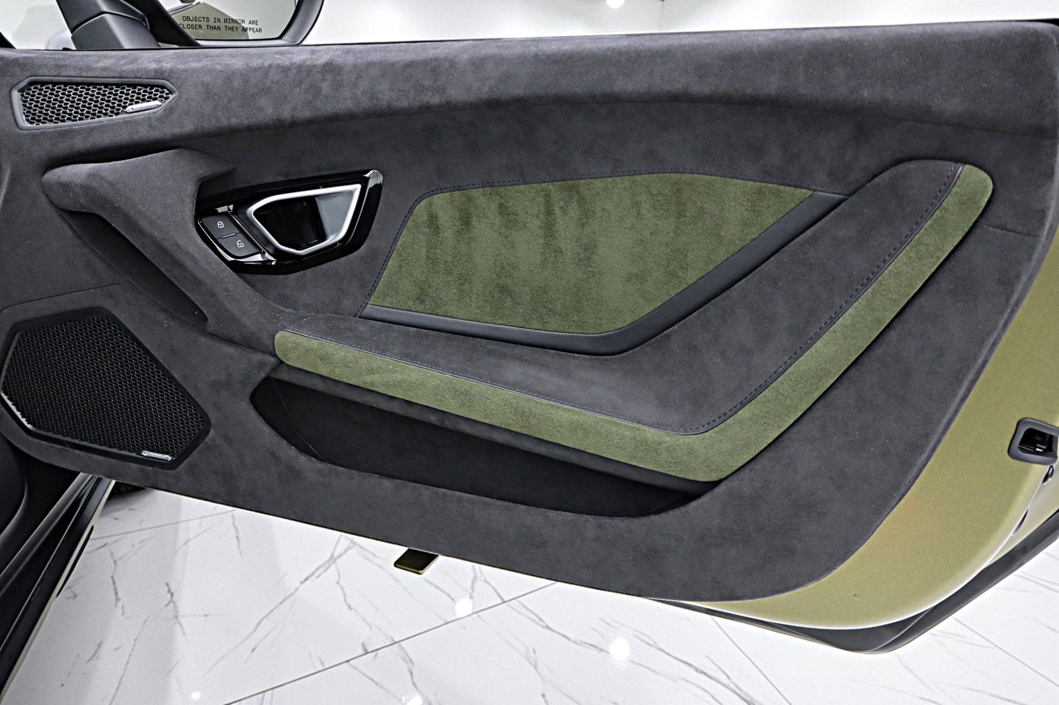 2023 Lamborghini Huracan Sterrato/SELEZIONE PRE-OWNED CERTIFIED