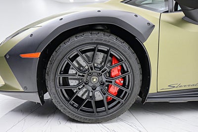 2023 Lamborghini Huracan Sterrato/SELEZIONE PRE-OWNED CERTIFIED