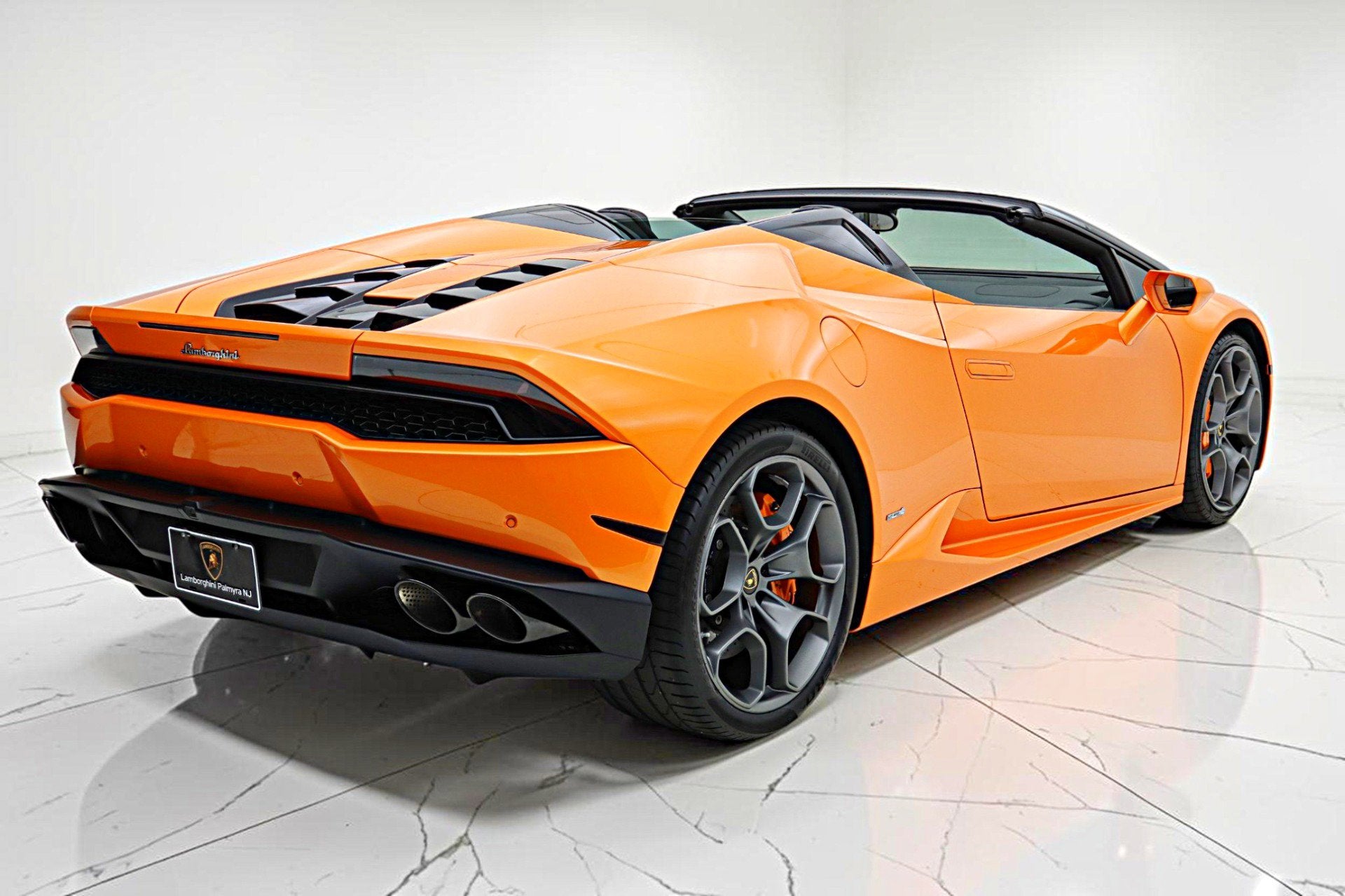 2017 Lamborghini Huracan Spyder/SELEZIONE PRE-OWNED CERTIFIED