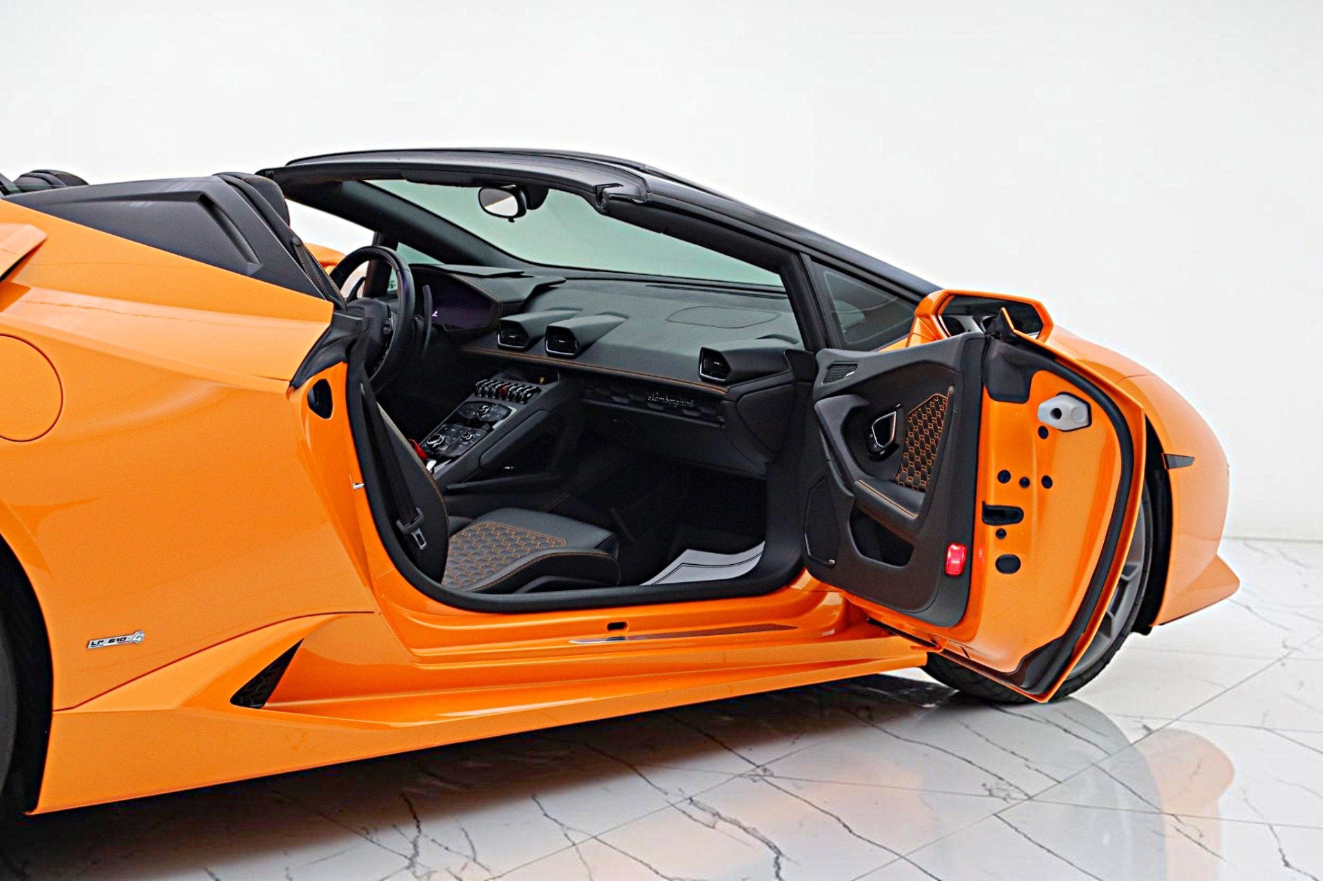 2017 Lamborghini Huracan Spyder/SELEZIONE PRE-OWNED CERTIFIED