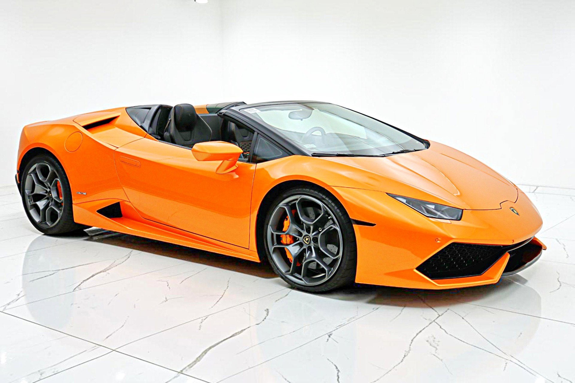 2017 Lamborghini Huracan Spyder/SELEZIONE PRE-OWNED CERTIFIED