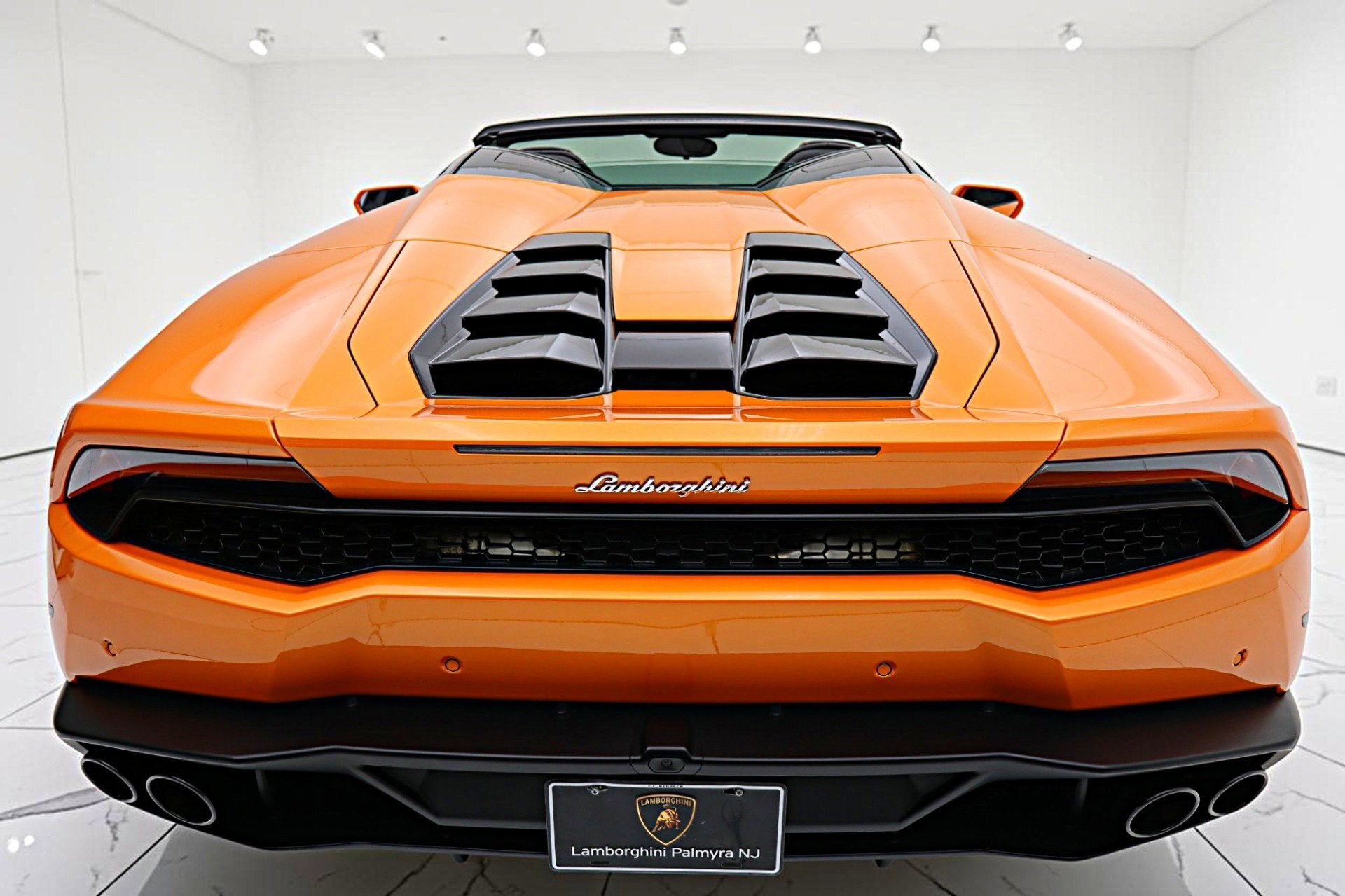 2017 Lamborghini Huracan Spyder/SELEZIONE PRE-OWNED CERTIFIED