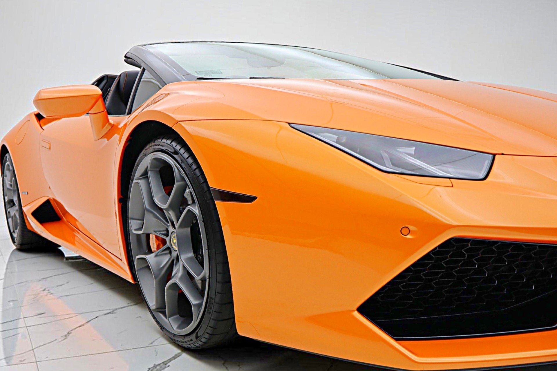 2017 Lamborghini Huracan Spyder/SELEZIONE PRE-OWNED CERTIFIED