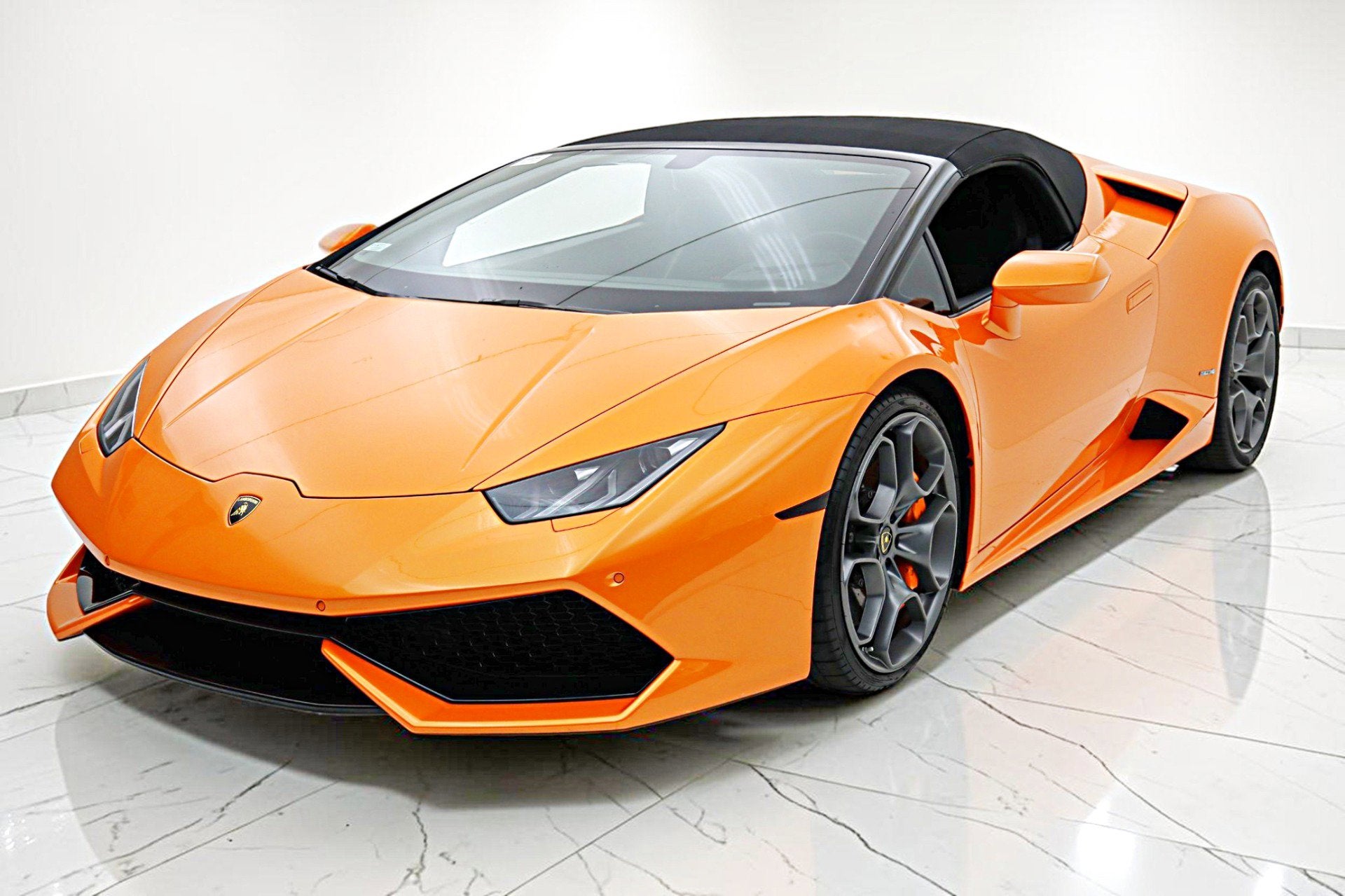 2017 Lamborghini Huracan Spyder/SELEZIONE PRE-OWNED CERTIFIED
